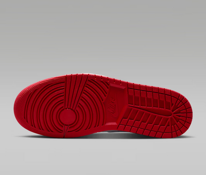 Jordan 1 mid SE Patent Bred Toe